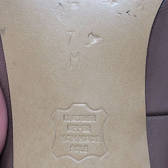 Vintage Spain Leather Kitten Heels 7M Brown 3D Bow Button Accent Secretary Geek - Picture 3 of 10